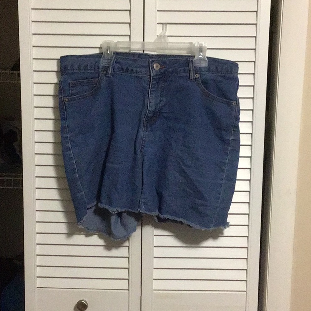 💙distressed jean shorts💙